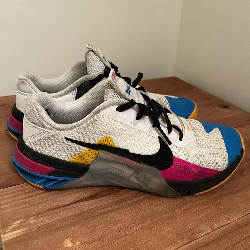 Nike metcon 7 blue yellow pink, size 7.5